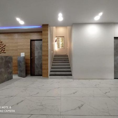 Oyo 80228 Hotel Richa Hālol エクステリア 写真